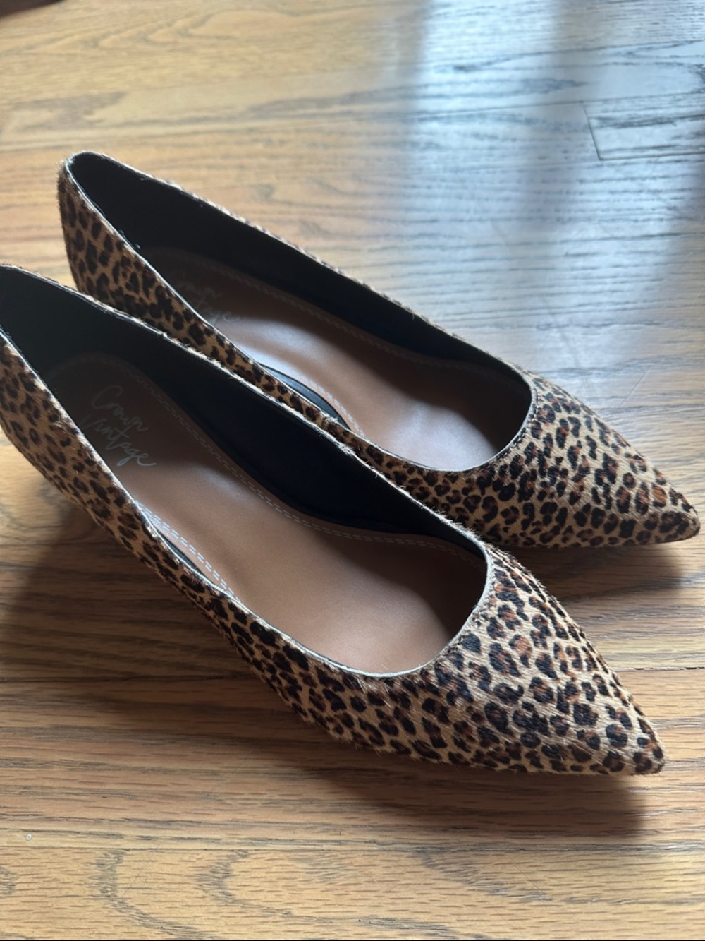 Crown Vontage Leopard Print Pointed Toe Women’s heels size size 8